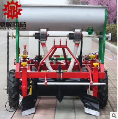 2行4行施肥噴藥起壟精播機 四輪拖拉機配套點播機花生覆膜播種機