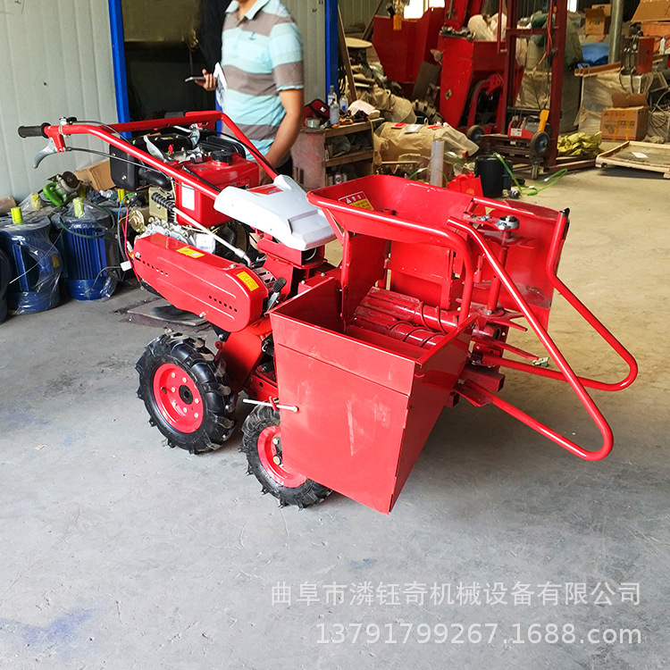 小型玉米收獲機