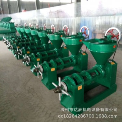 直銷雙鴨山市菜籽榨油全套設(shè)備 花生榨油生產(chǎn)視頻 榨大豆油機(jī)圖片