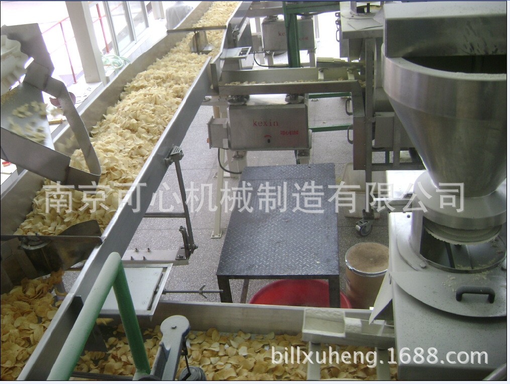 油炸機配套設(shè)備 薯片生產(chǎn)線輸送機 連續(xù)油炸機附機