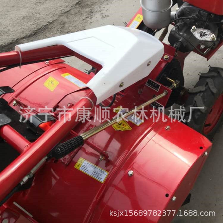 12馬力小型手扶微耕機 旋耕耕地翻土機 四驅(qū)水冷式柴油打田機
