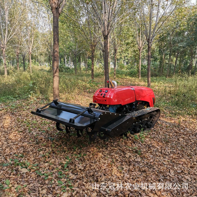 果園自走式履帶微耕機(jī)遙控智能農(nóng)用松土機(jī)36馬力大棚小型耕地機(jī)