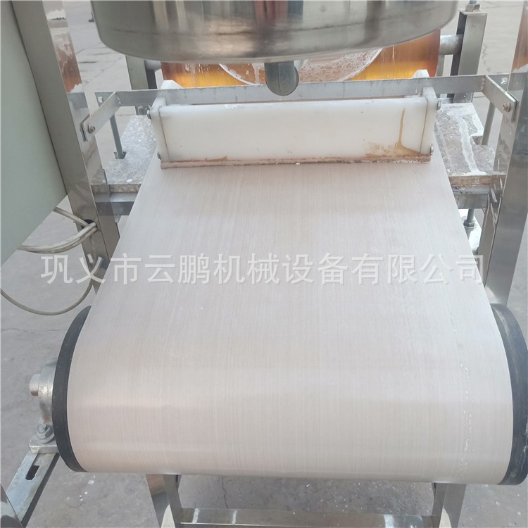 廠家批發全自動仿手工涼皮面皮機 出機自熟蒸汽式圓形搟面皮機