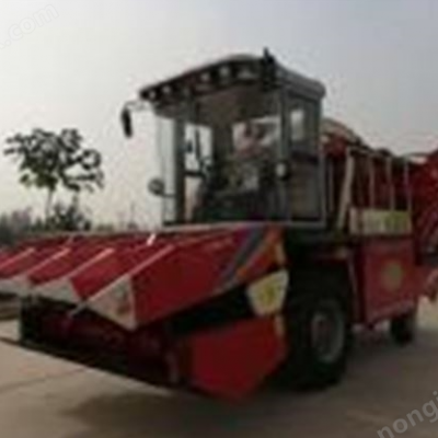 會(huì)晟4QZ-2600A自走式莖穗兼收玉米青貯機(jī)