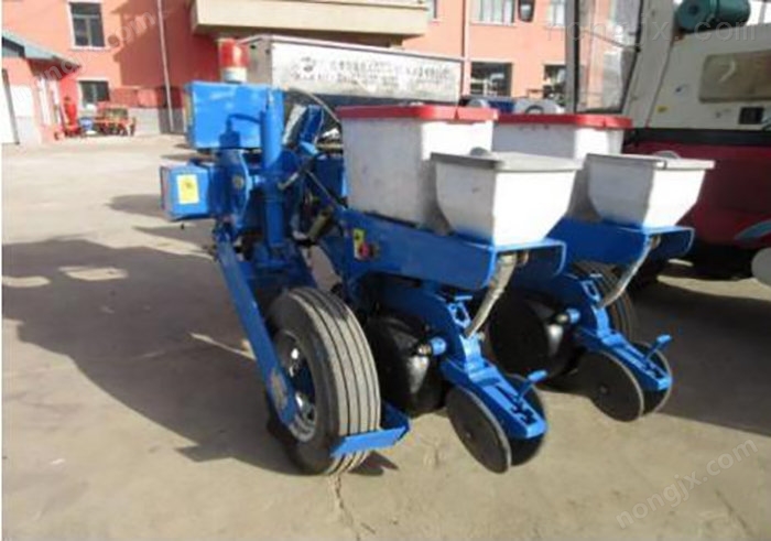 興義農豐2BJM-2型精密免耕施肥播種機