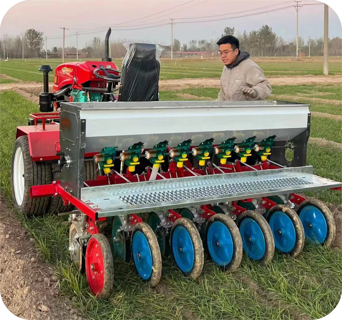 小麥?zhǔn)┓蕶C(jī)、種地大戶用小麥追肥機(jī)