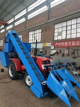 兩行玉米收割機