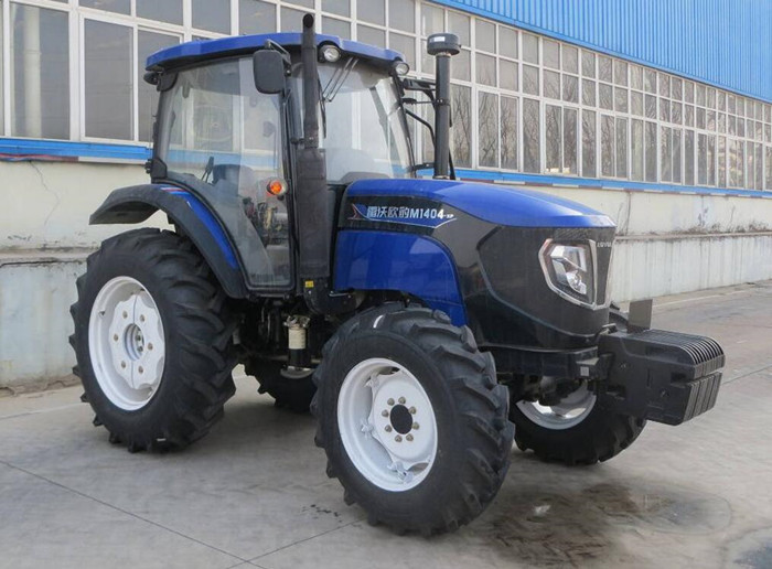 雷沃重工M1404-XP輪式拖拉機