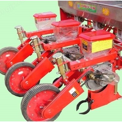 2013新款3行玉米播種機(jī)(鏈條式)