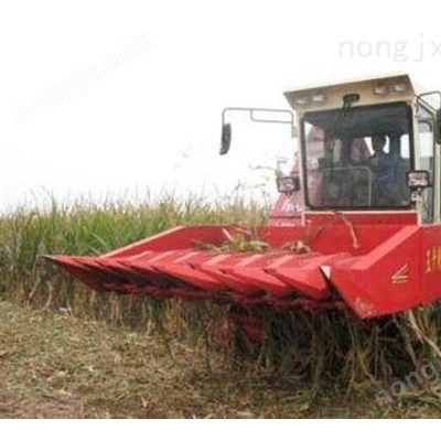 自走式玉米收割機