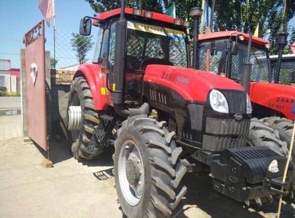東方紅LX1304輪式拖拉機(jī)
