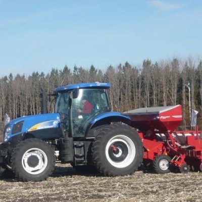 紐荷蘭T1654輪式拖拉機