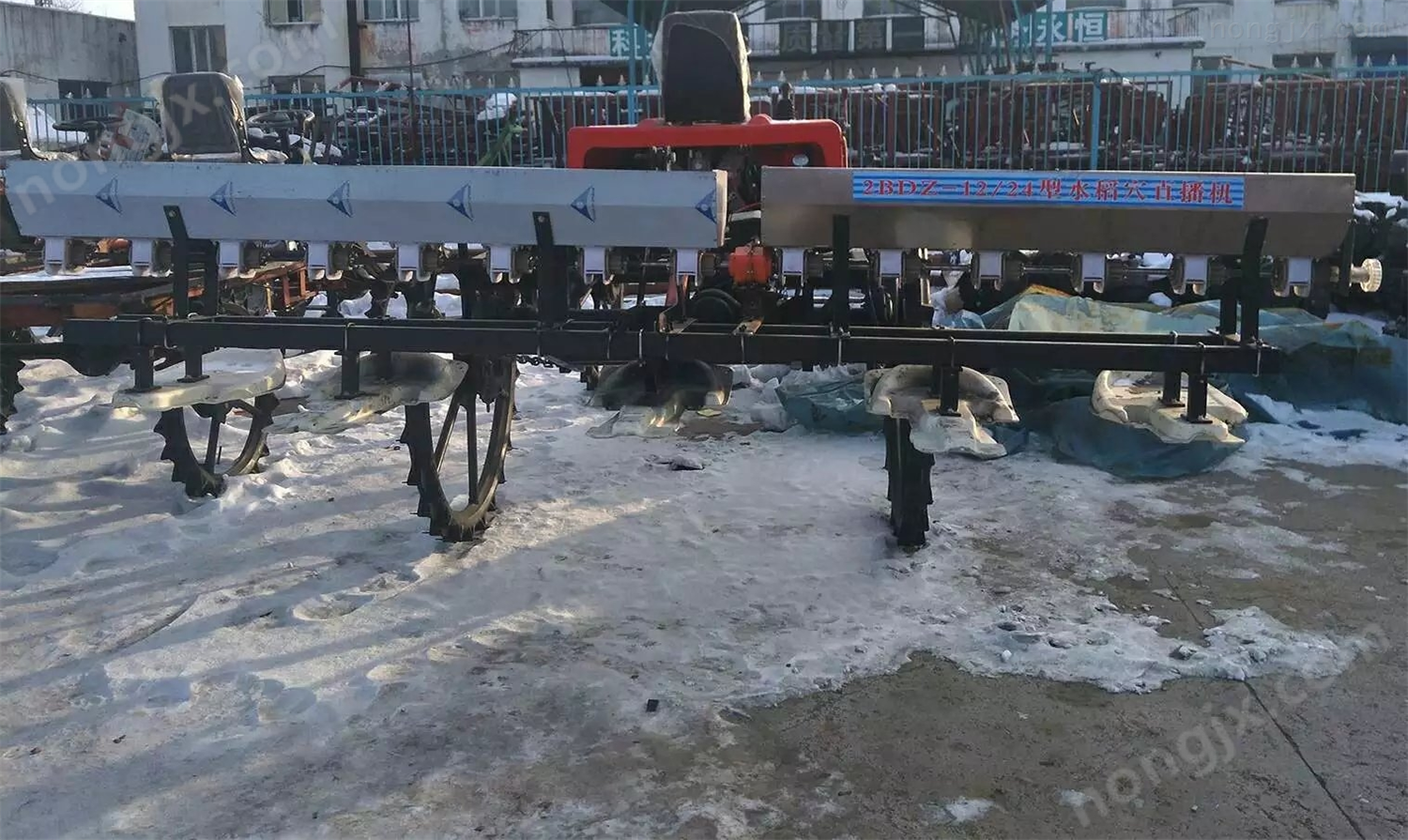 多功能水田穴播機 多功能水田穴播機